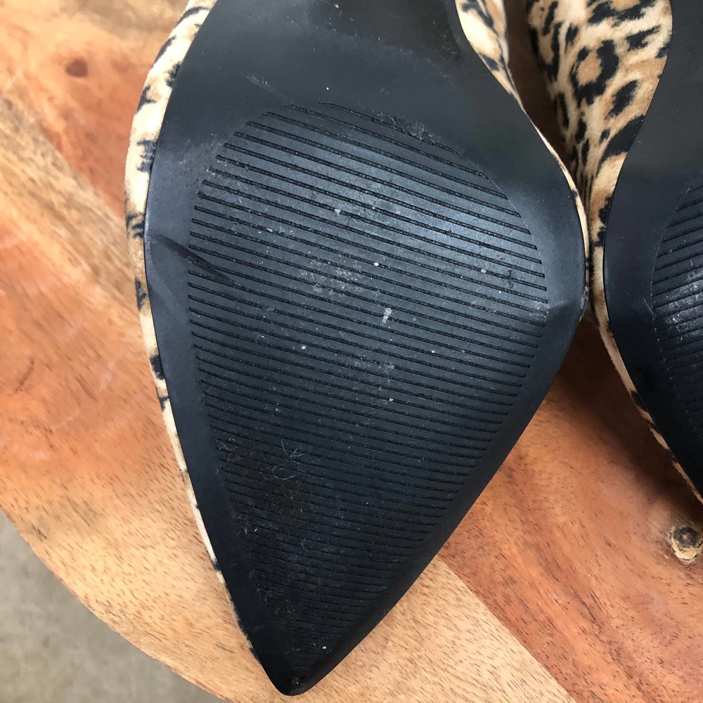 Qupid Leopard Print Pointed Toe Heels - Picture 8 of 10